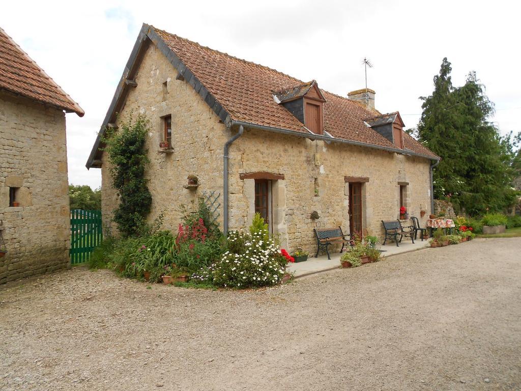 Ferme Manoir La Fiere Bed and Breakfast Sainte-Mère-Église Exterior foto