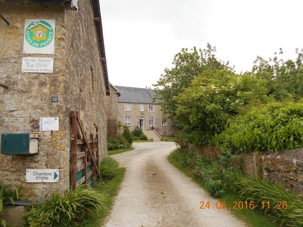 Ferme Manoir La Fiere Bed and Breakfast Sainte-Mère-Église Exterior foto