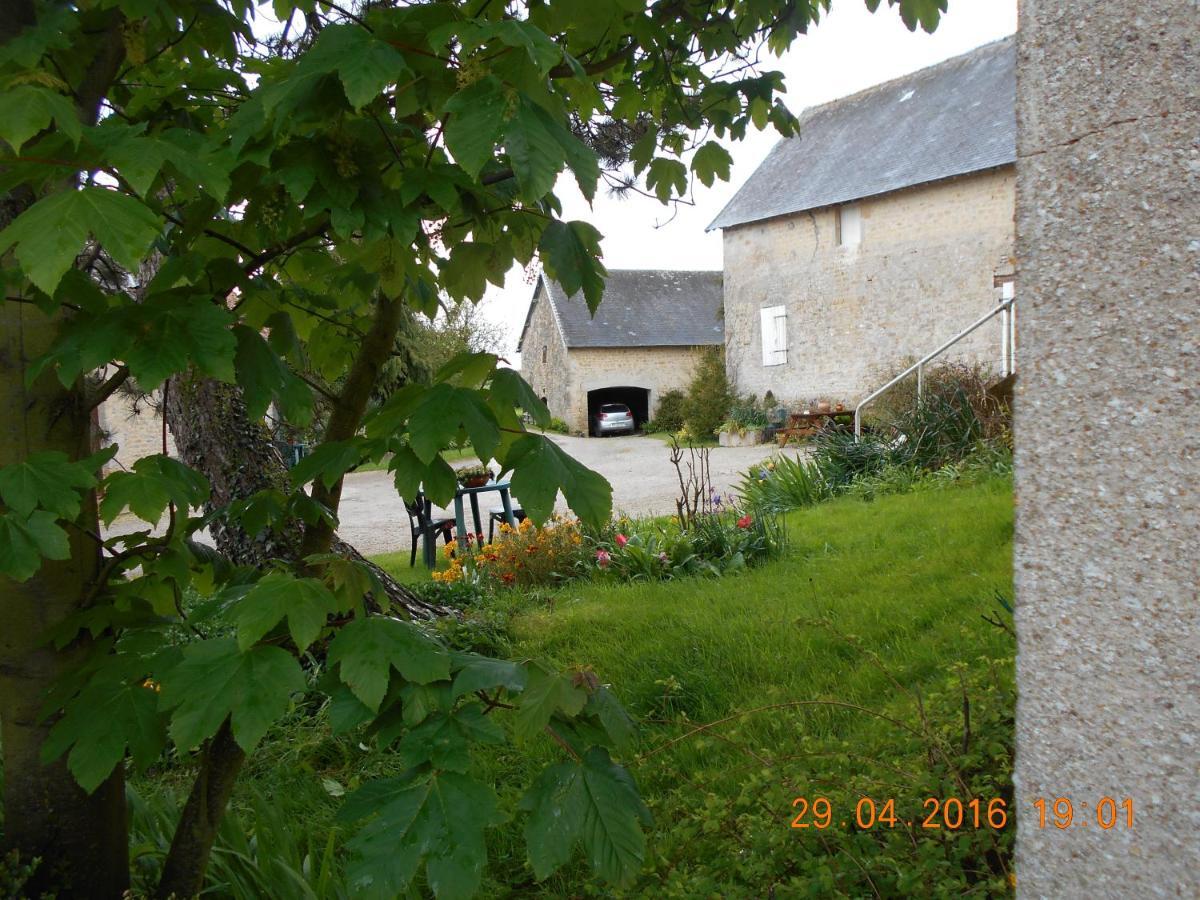 Ferme Manoir La Fiere Bed and Breakfast Sainte-Mère-Église Exterior foto